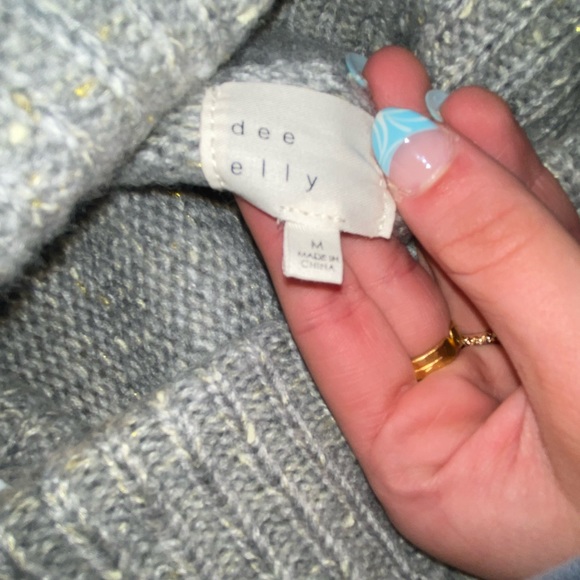 grey sweater - Picture 4 of 4